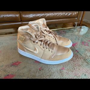 Jordan 1 Retro peach